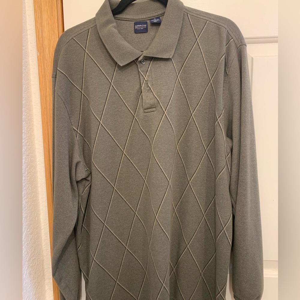 Men’s XL long sleeve polo shirt EUC